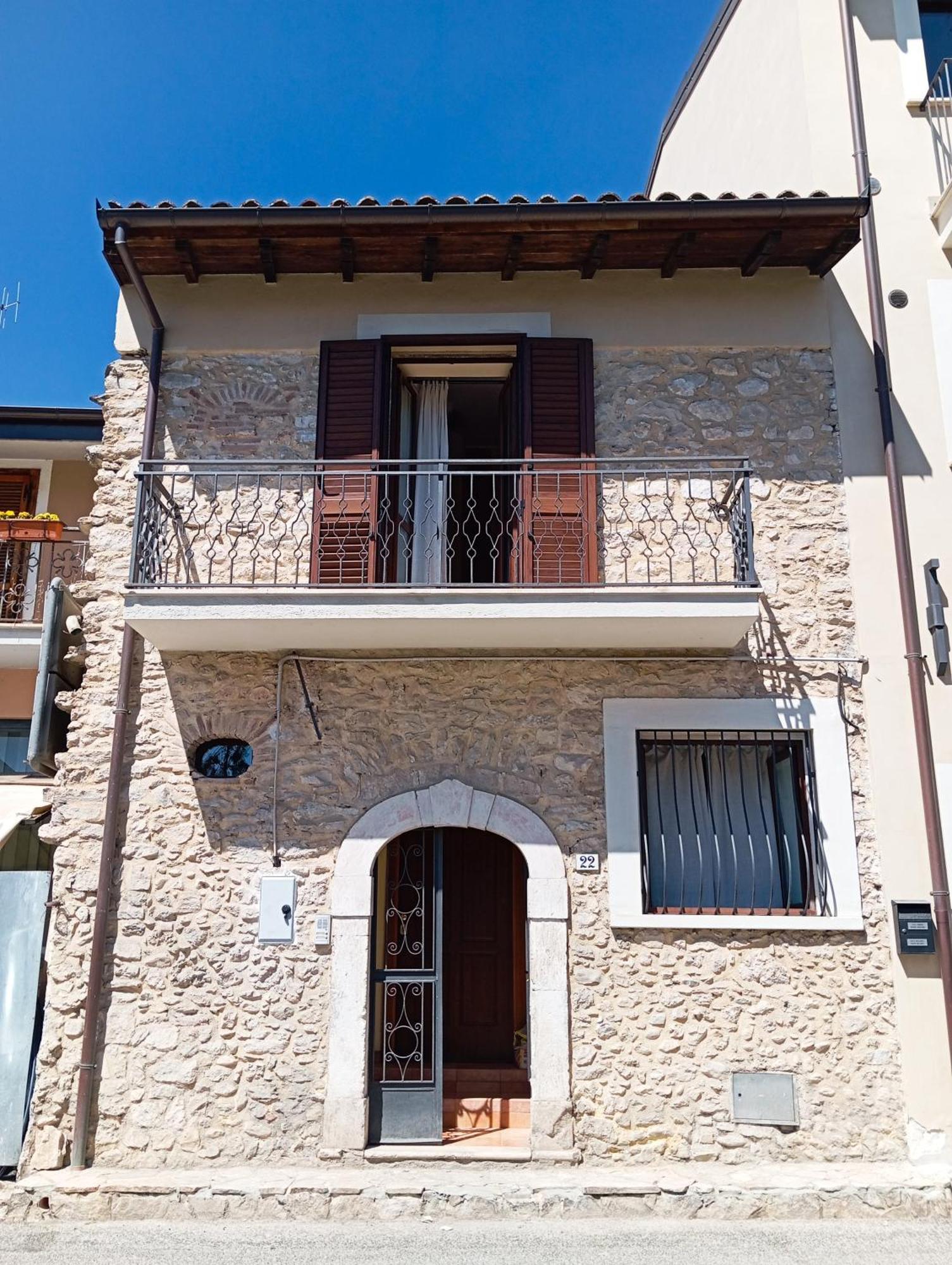 La Casa Di B Villa Paganica ภายนอก รูปภาพ